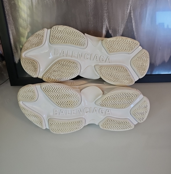 SOLD 💔 Balenciaga Triple S Patent Leather Sneakers size 39 AUTHENTIC - Picture 13 of 16